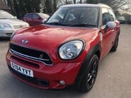 Mini Countryman COOPER SD 2.0 Diesel automatic just 54,000m FSH, sensors, bluetooth 13