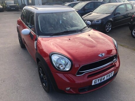 Mini Countryman COOPER SD 2.0 Diesel automatic just 54,000m FSH, sensors, bluetooth 16