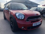 Mini Countryman COOPER SD 2.0 Diesel automatic just 54,000m FSH, sensors, bluetooth 17