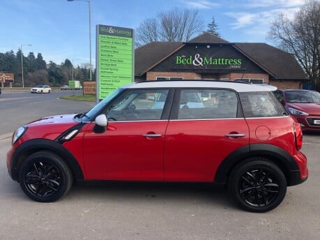 Mini Countryman COOPER SD 2.0 Diesel automatic just 54,000m FSH, sensors, bluetooth 4