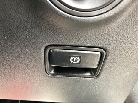Mercedes-Benz Vito 111 CDI LWB 1 owner, 89,000m, NAV, bluetooth, cruise, sensors, AC 20