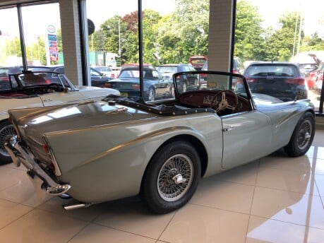 Daimler SP250 RARE AUTOMATIC COMPLETE RESTORATION IN 2016 4