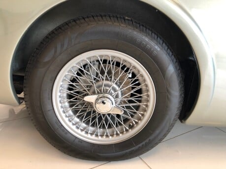 Daimler SP250 RARE AUTOMATIC COMPLETE RESTORATION IN 2016 9