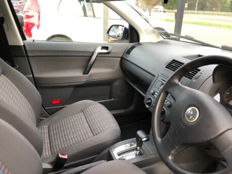 Volkswagen Polo 1.4 S 5 door automatic petrol just 29,000 miles, 2 owners, good history 2