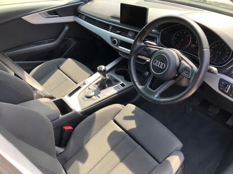 Audi A4 AVANT 1.4 TFSI SPORT Estate with 61000m FSH inc Cambelt change 2