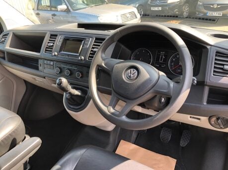 Volkswagen Transporter 2.0 T28 TDI TRENDLINE BMT CAMPERVAN Autohaus Spartan Conversion 4 Berth 28
