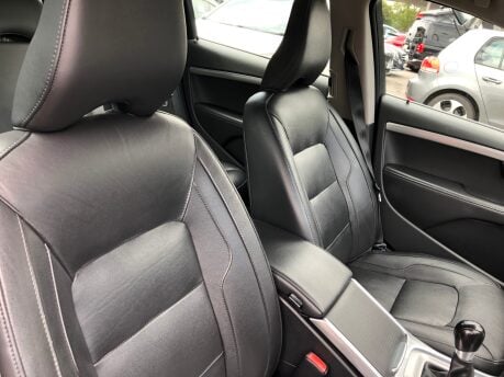 Volvo V70 D3 SE NAV, 2 owners Full volvo history, £35 tax, heated seats 6