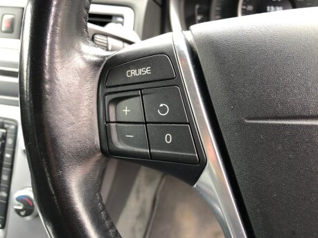 Volvo V70 D3 SE NAV, 2 owners Full volvo history, £35 tax, heated seats 19