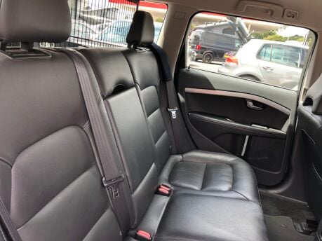 Volvo V70 D3 SE NAV, 2 owners Full volvo history, £35 tax, heated seats 8