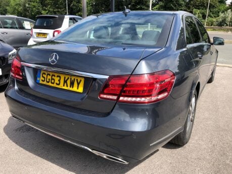 Mercedes-Benz E Class E220 CDI SE automatic, just 61,000m FSH, £35 tax, leather, nav, sensors 8