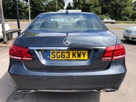 Mercedes-Benz E Class E220 CDI SE automatic, just 61,000m FSH, £35 tax, leather, nav, sensors 9