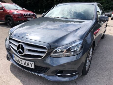 Mercedes-Benz E Class E220 CDI SE automatic, just 61,000m FSH, £35 tax, leather, nav, sensors 11