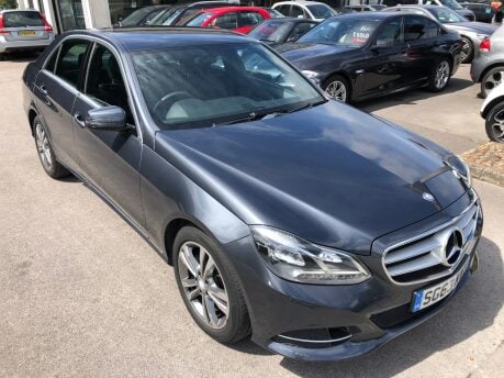 Mercedes-Benz E Class E220 CDI SE automatic, just 61,000m FSH, £35 tax, leather, nav, sensors 17
