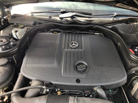 Mercedes-Benz E Class E220 CDI SE automatic, just 61,000m FSH, £35 tax, leather, nav, sensors 19