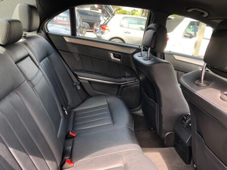 Mercedes-Benz E Class E220 CDI SE automatic, just 61,000m FSH, £35 tax, leather, nav, sensors 6