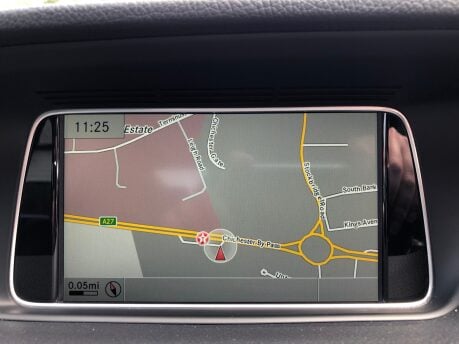Mercedes-Benz E Class E220 CDI SE automatic, just 61,000m FSH, £35 tax, leather, nav, sensors 29