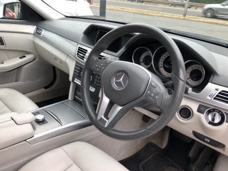 Mercedes-Benz E Class E220 BLUETEC SE automatic just 72,000 miles, FSH with Mercedes, 1 owner 2