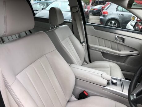 Mercedes-Benz E Class E220 BLUETEC SE automatic just 72,000 miles, FSH with Mercedes, 1 owner 5