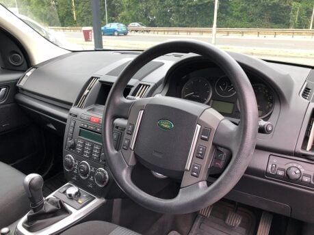 Land Rover Freelander 2.2 TD4 E GS 68,000m, service history, sensors, towbar, AC, 3 owners 2