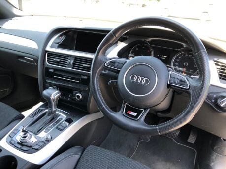 Audi A4 AVANT 2.0 TDI S LINE START/STOP automatic, 72,000m, service history 5