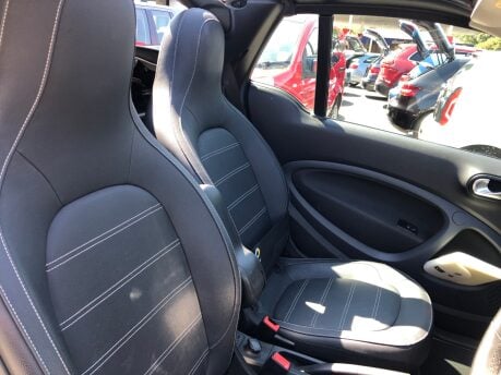 Smart Fortwo Cabrio PRIME PREMIUM PLUS T petrol automatic 38,000m 1 owner FSH 9