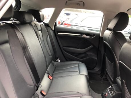Audi A3 1.6 TDI SPORT 5 door, 1 owner, FSH, DAB, AC, Alloys, £20 road tax 7