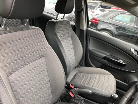 Vauxhall Corsa 1.2 SE 57,000m 2 owners, FSH ULEZ compliant £165 tax 6