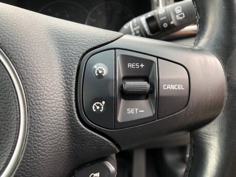 Kia Carens 1.6 2 ECODYNAMICS CRDI just 62,000m FSH, 2 owners, 7 seats, £165 tax 27