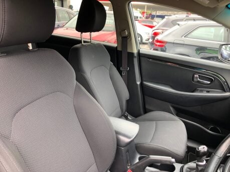 Kia Carens 1.6 2 ECODYNAMICS CRDI just 62,000m FSH, 2 owners, 7 seats, £165 tax 26