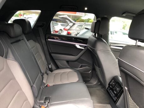Volkswagen Touareg V6 R-LINE TECH TDI automatic, 83,000m 2 owners £5000 of options 20