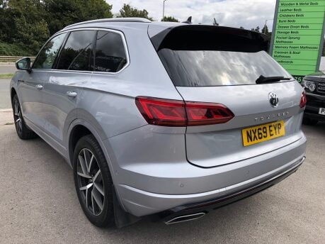Volkswagen Touareg V6 R-LINE TECH TDI automatic, 83,000m 2 owners £5000 of options 7