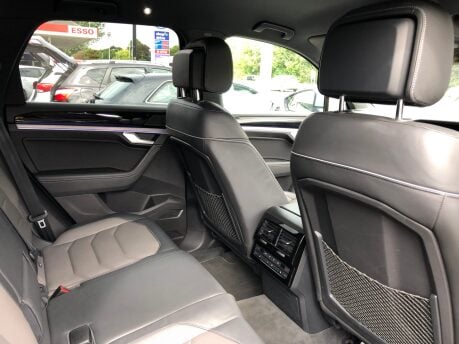 Volkswagen Touareg V6 R-LINE TECH TDI automatic, 83,000m 2 owners £5000 of options 19