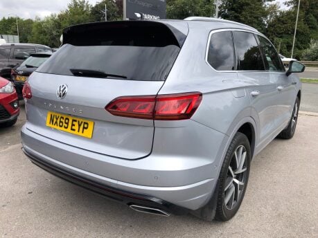 Volkswagen Touareg V6 R-LINE TECH TDI automatic, 83,000m 2 owners £5000 of options 5
