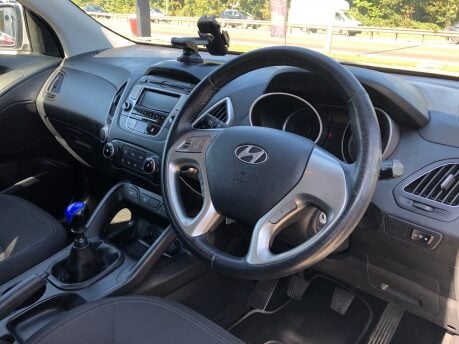 Hyundai ix35 1.7 CRDI STYLE 86,000 miles, 2 owners, sensors, AC, heated seats F+R 2