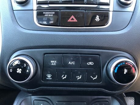 Hyundai ix35 1.7 CRDI STYLE 86,000 miles, 2 owners, sensors, AC, heated seats F+R 17
