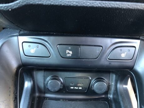 Hyundai ix35 1.7 CRDI STYLE 86,000 miles, 2 owners, sensors, AC, heated seats F+R 16