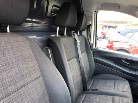 Mercedes-Benz Vito 111 CDI 104,000 miles, 1 owner, service history, AC, NAV, Roof rack, ladder 4