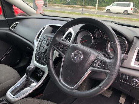 Vauxhall Astra 1.6 SRI petrol automatic just 52,000 miles, service history, ULEZ compliant 2