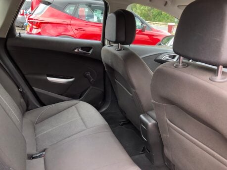Vauxhall Astra 1.6 SRI petrol automatic just 52,000 miles, service history, ULEZ compliant 6