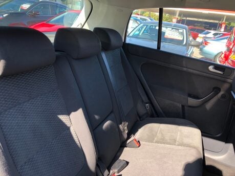 Volkswagen Golf Plus 1.6 TDI BLUEMOTION SE 5 door just 59,000 miles, good history, £35 tax 7