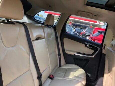 Volvo XC60 2.4 D5 SE LUX NAV AWD, just 73,000m, 2 owners, FSH+Cambelt changed 8