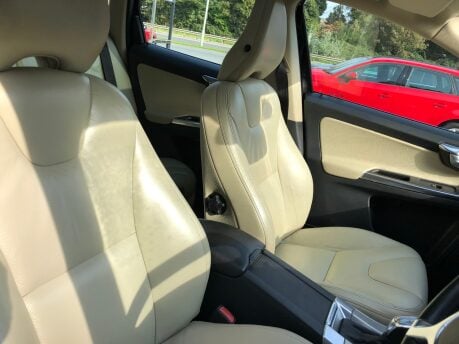 Volvo XC60 2.4 D5 SE LUX NAV AWD, just 73,000m, 2 owners, FSH+Cambelt changed 6