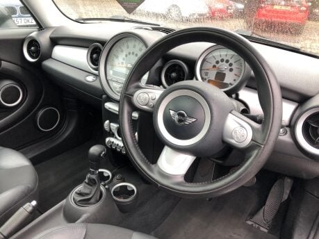 Mini Clubman 1.6 COOPER automatic CHILI 62,000m ULEZ compliant, alloys, panroof 2