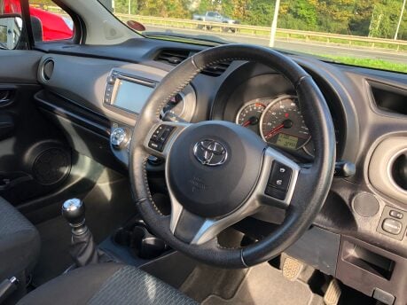 Toyota Yaris 1.3 VVT-I TR 5 door petrol manual just 43,000 miles, FSH, ULEZ compliant 7