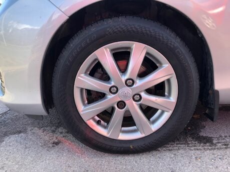 Toyota Yaris 1.3 VVT-I TR 5 door petrol manual just 43,000 miles, FSH, ULEZ compliant 26