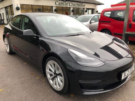 Tesla Model 3 LONG RANGE AWD 45,000m black vegan leather, 19 inch alloys 4