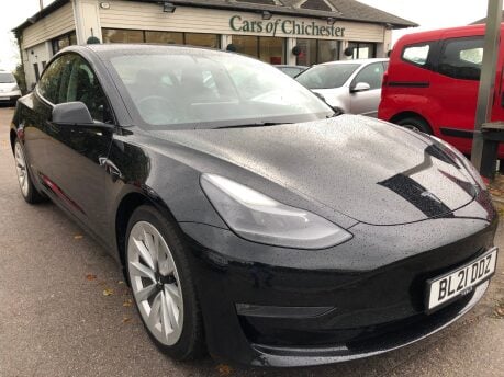 Tesla Model 3 LONG RANGE AWD 45,000m black vegan leather, 19 inch alloys 18
