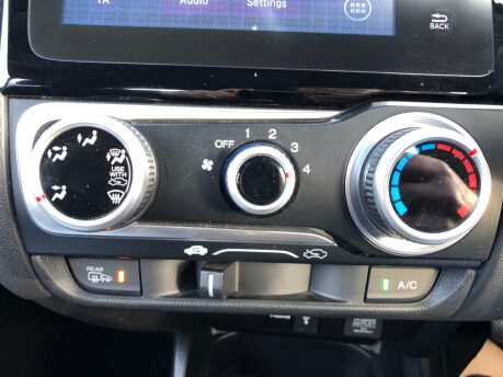 Honda Jazz I-VTEC SE CVT automatic petrol 5 door, £35 road tax, ULEZ compliant 26