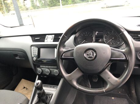 Skoda Octavia S 1.6 TDI CR manual estate, just 62,000 miles, £20 road tax, 2 owners 4