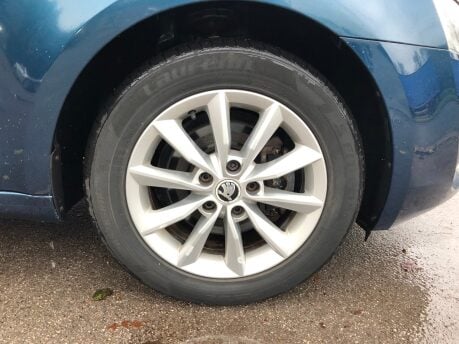 Skoda Octavia S 1.6 TDI CR manual estate, just 62,000 miles, £20 road tax, 2 owners 26